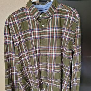 Men's L Tommy Hilfiger button up long sleeve shirt